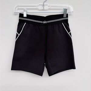 [NWT] Alo airbrush heart throb short SZ S